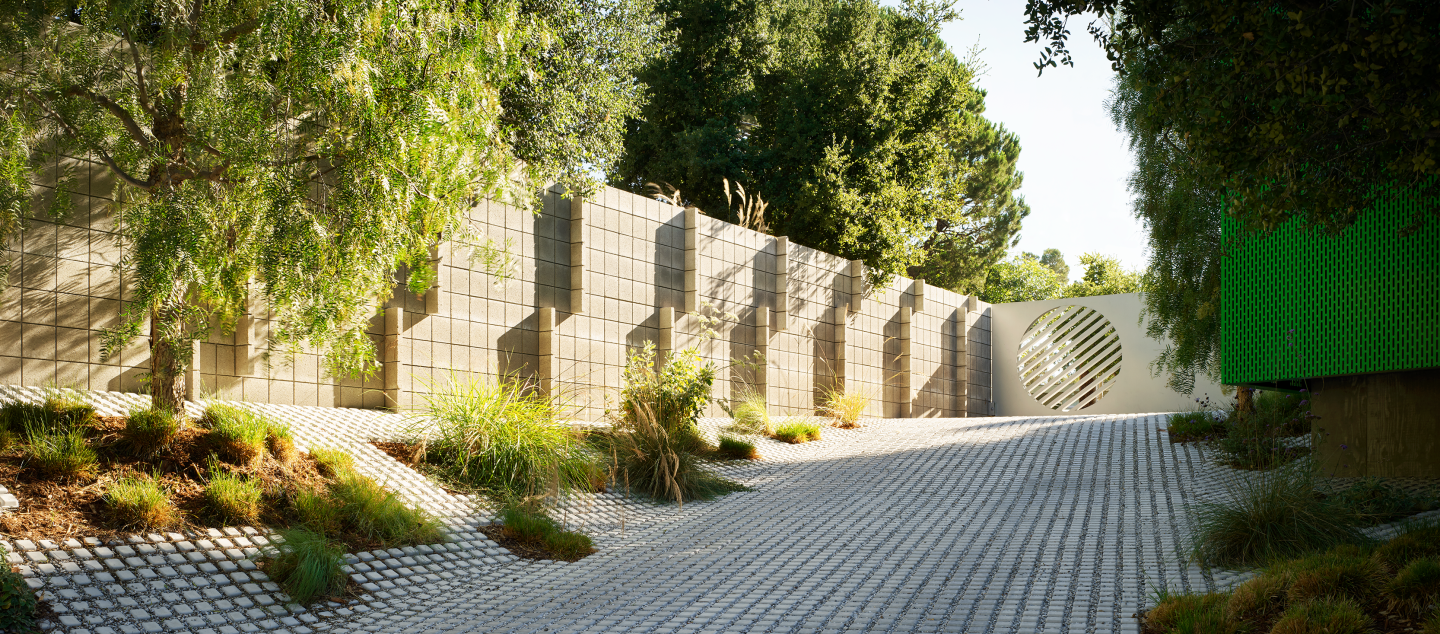 Hollywood Hills residence built by Dowbuilt