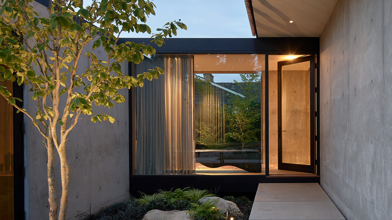 Courtyard House in Seattle, built by Dowbuilt