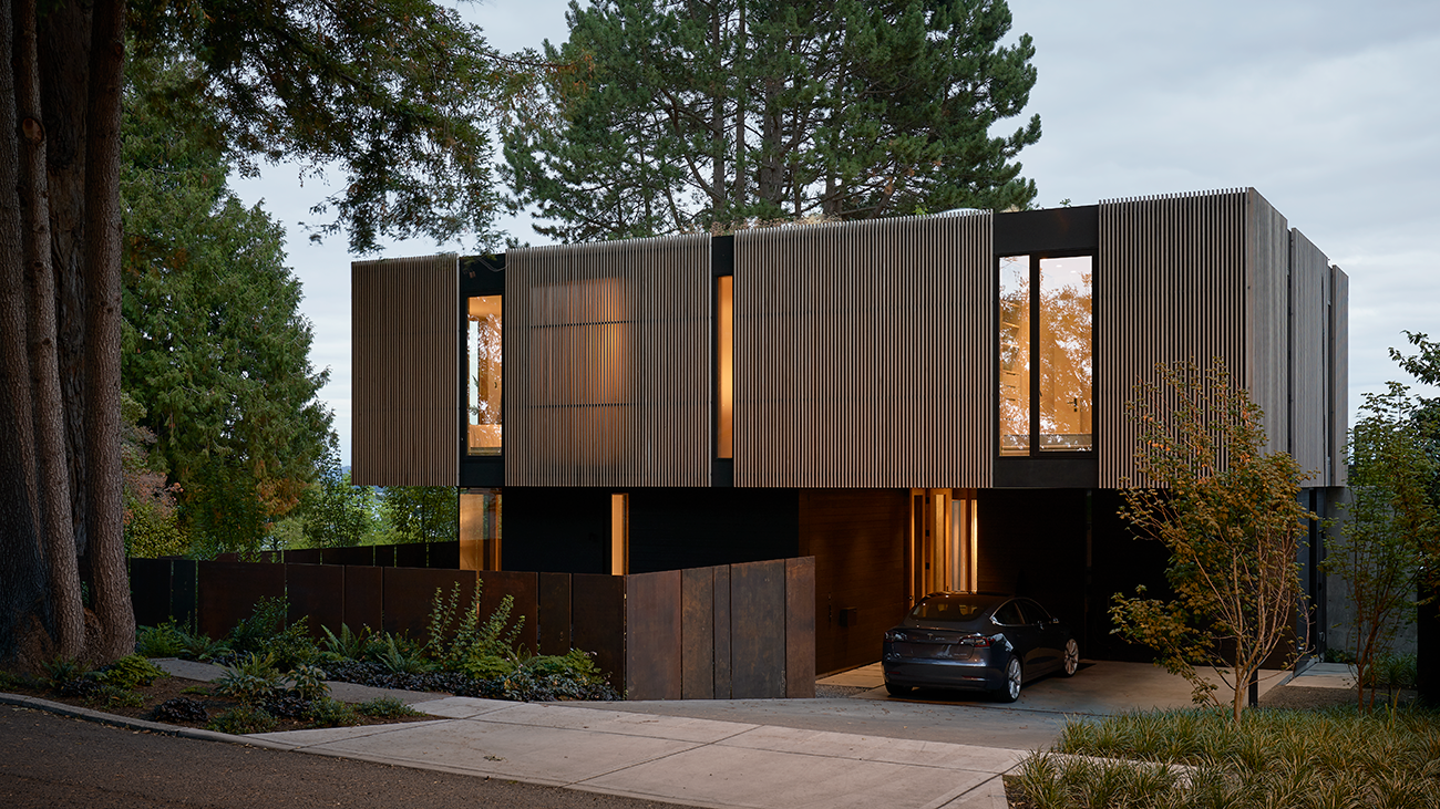 Courtyard House in Seattle, built by Dowbuilt