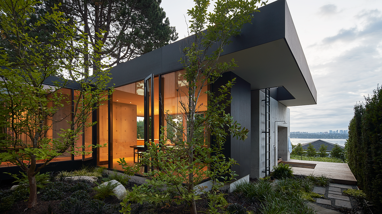 Courtyard House in Seattle, built by Dowbuilt