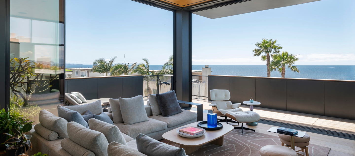 Manhattan Beach Residence, built by Dowbuilt in Southern California