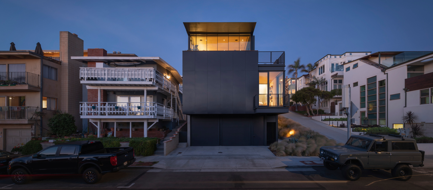 Manhattan Beach Residence, built by Dowbuilt in Southern California