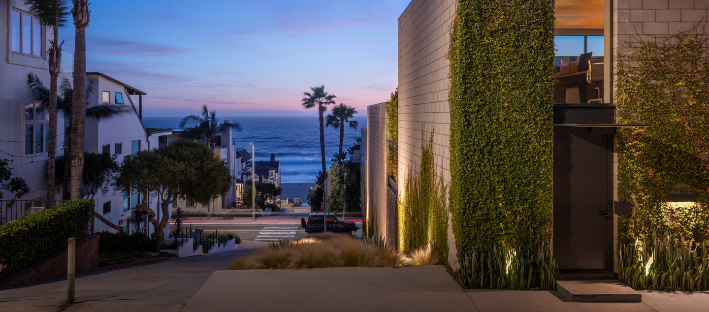 Manhattan Beach Residence, built by Dowbuilt in Southern California